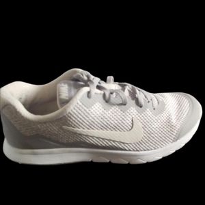 Nike 749177 Flex Experience Run 4 Preminum Running Shoes